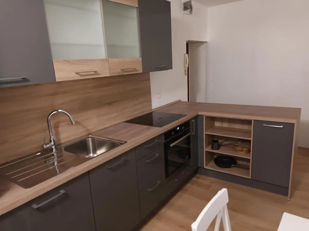 Daddycool Apartment Pula 0*,